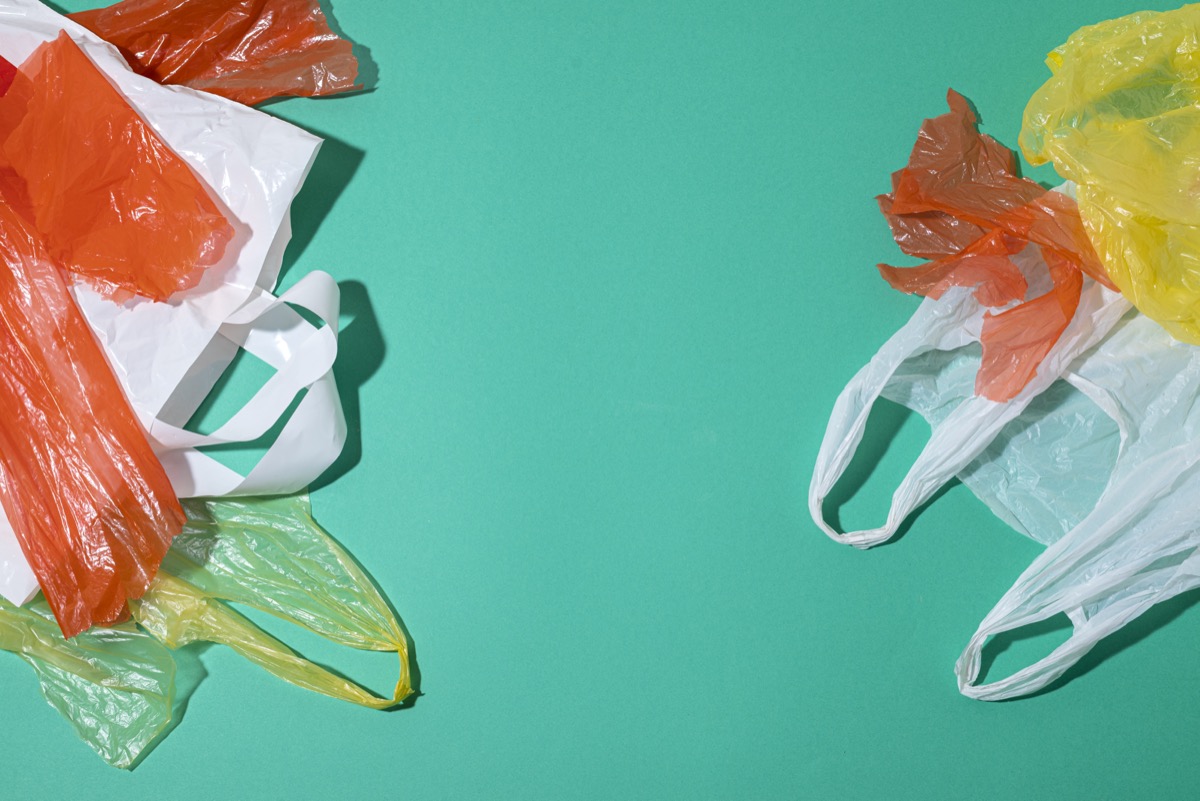 Jak przechowywać reklamówki foliowe? Sprawdź skuteczne sposoby