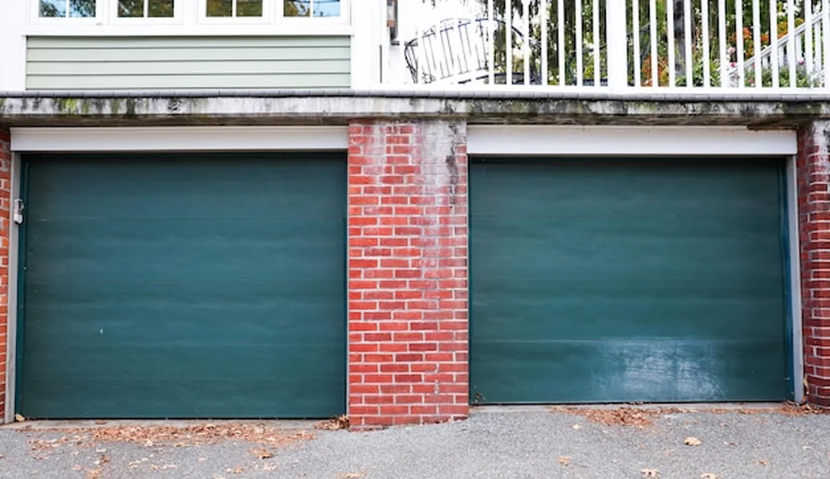 Drzwi garażowe symbolizują bezpieczeństwo i wygodę