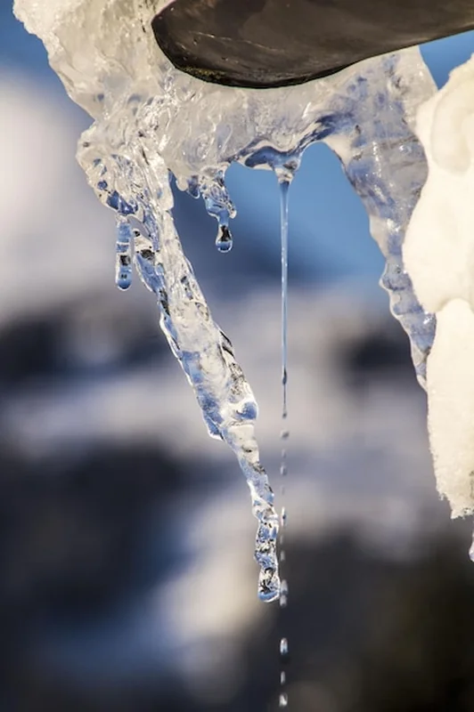 Zbliżenie zamarzniętej wody