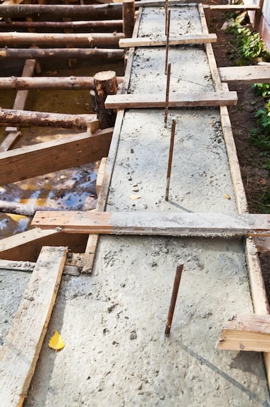 Betonowy fundament domu