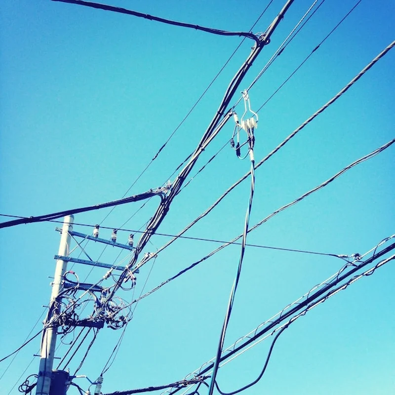 Niedotrzymanie terminu przyłącza energetycznego – co robić?