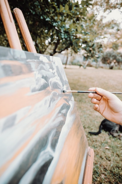 Czy dawać folię pod blachodachówkę na wiacie? Sprawdź!