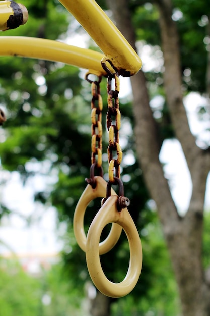 Łańcuch do huśtawki – jak wybrać akcesoria do ogrodu?